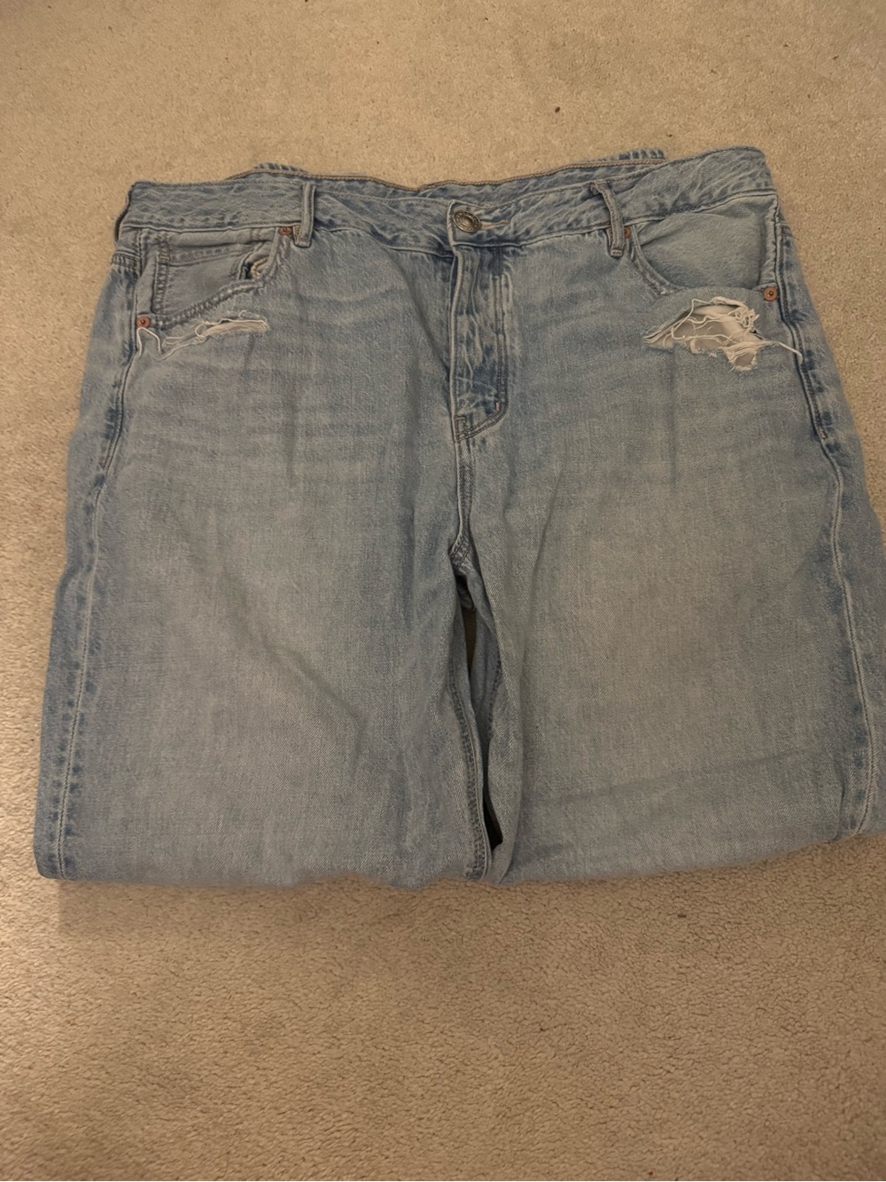 American Eagle Outfitters Light Wash Distressed Denim Jeans